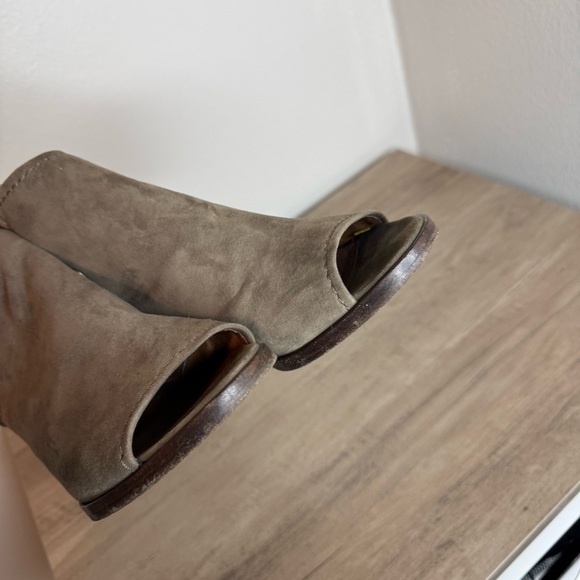 Frye Size 8 Dani Shield Suede Dark Taupe Open Toe Bootie Heel - Picture 4 of 11